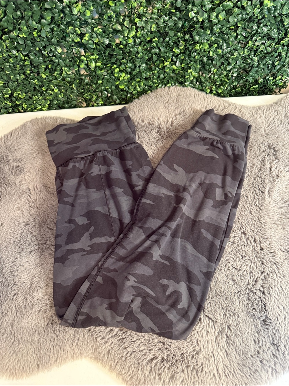 Athleta High Waisted Camo Joggers size small